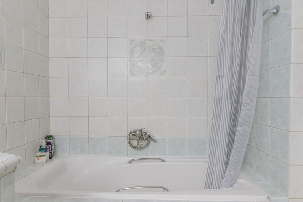 Sunny Apartment For Couples & Friends In Centre Heraklion  Ngoại thất bức ảnh