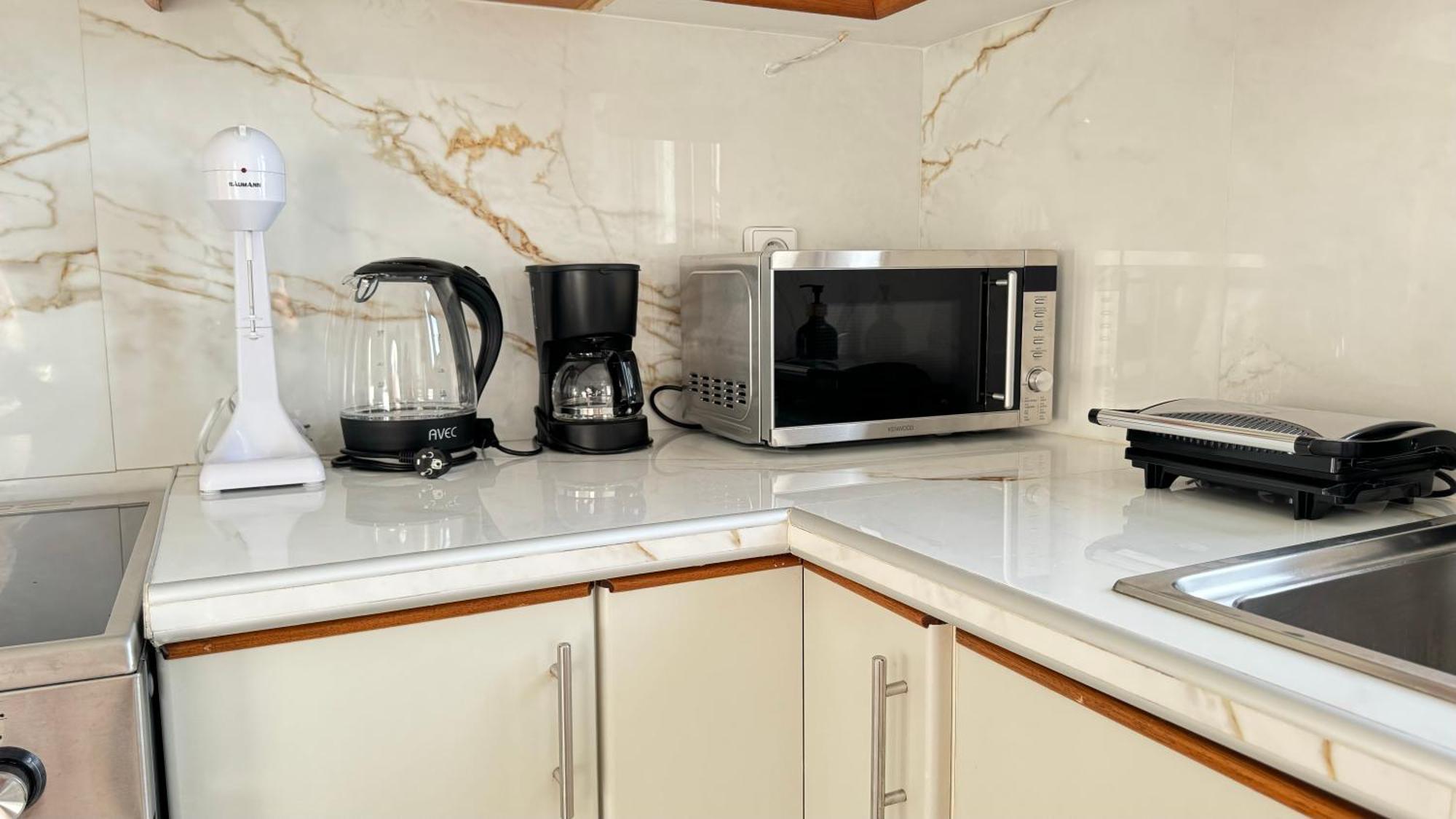 Sunny Apartment For Couples & Friends In Centre Heraklion  Ngoại thất bức ảnh