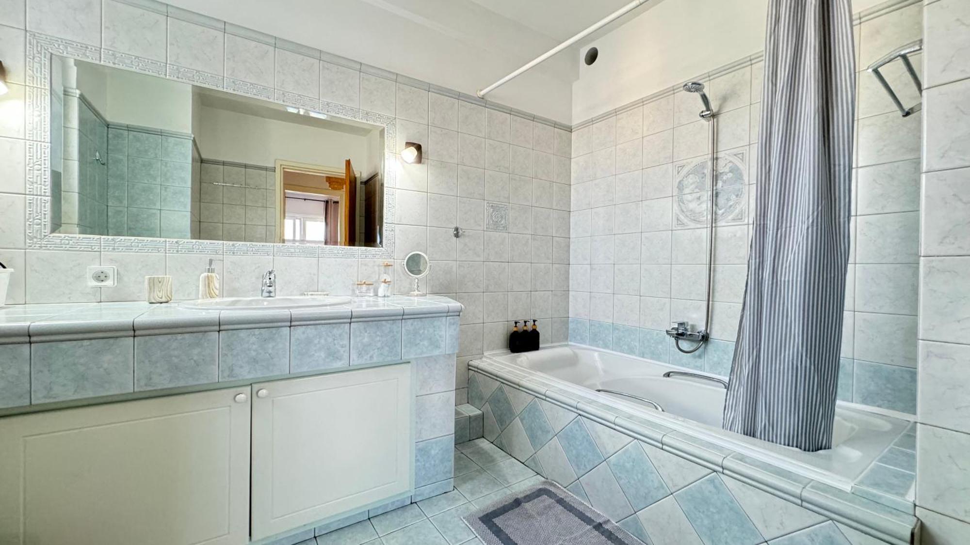 Sunny Apartment For Couples & Friends In Centre Heraklion  Ngoại thất bức ảnh