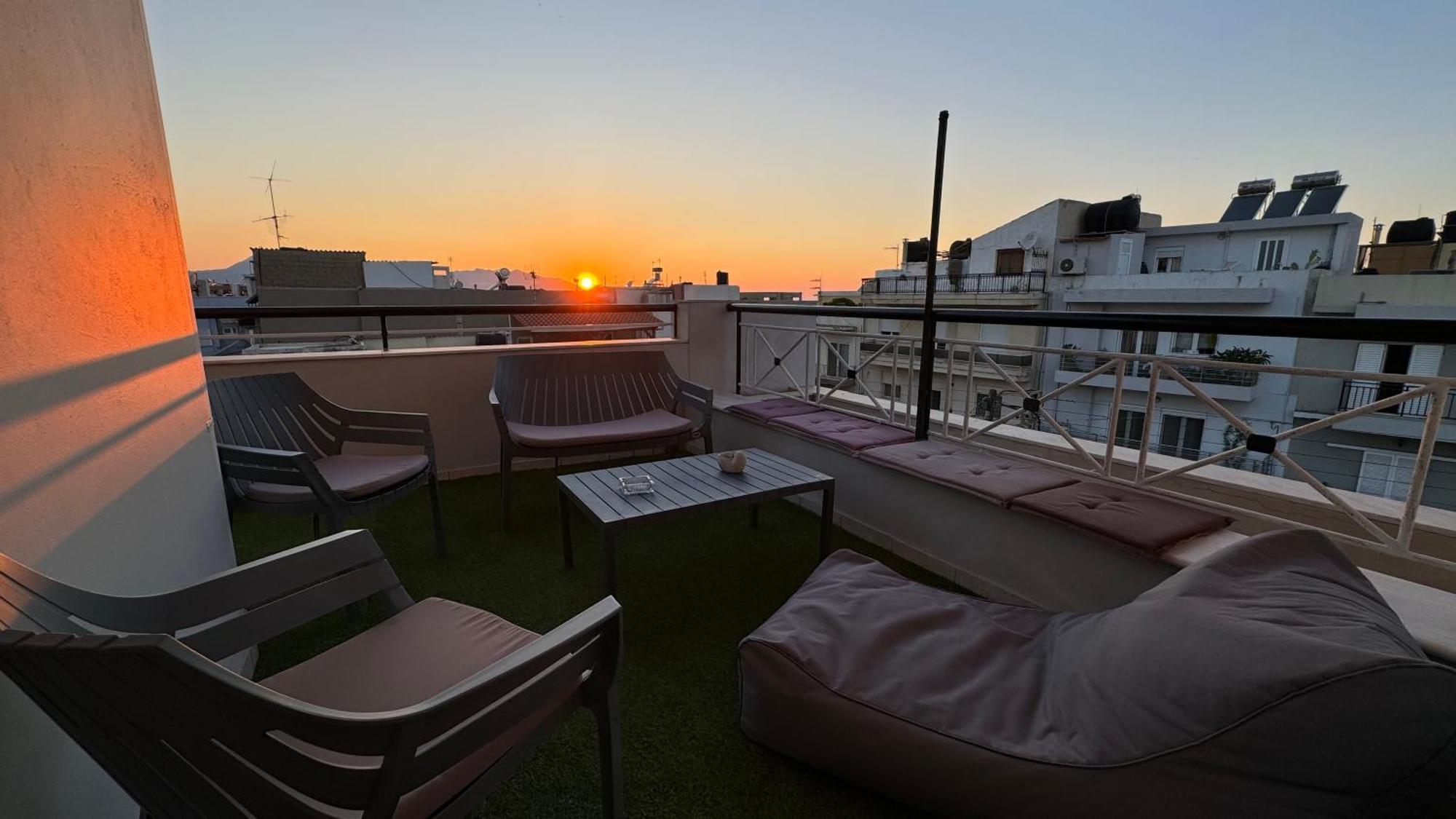 Sunny Apartment For Couples & Friends In Centre Heraklion  Ngoại thất bức ảnh